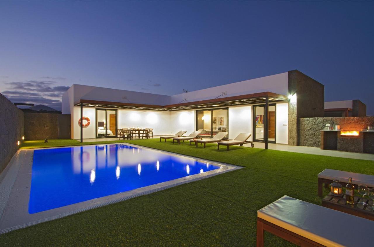 Luxury Los Mojones Villa Short Walk To Old Town Private Heated Pool Villa Los Mojones Angie Puerto Del Carmen Tías Exterior foto
