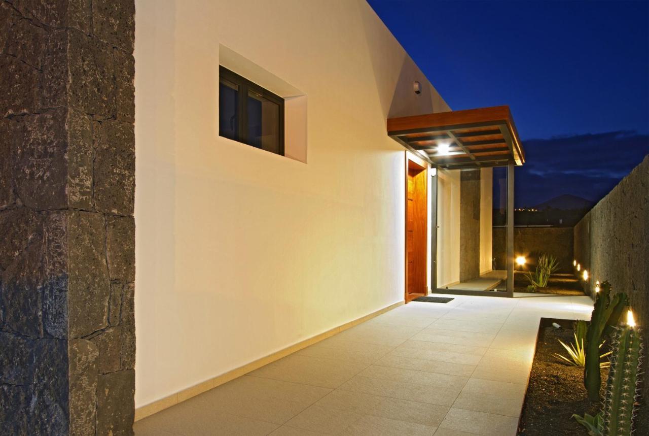 Luxury Los Mojones Villa Short Walk To Old Town Private Heated Pool Villa Los Mojones Angie Puerto Del Carmen Tías Exterior foto